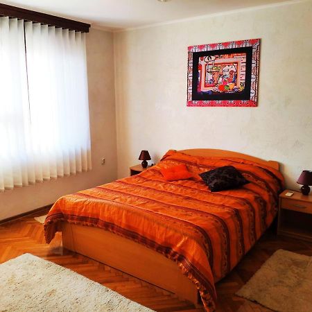 V2 With Love - Vintage Modern And Spacious Белград Екстериор снимка