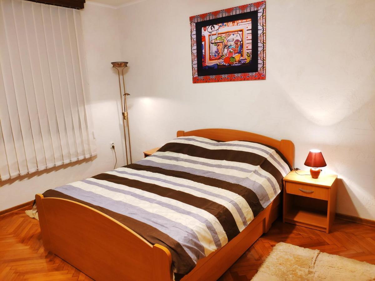 V2 With Love - Vintage Modern And Spacious Белград Екстериор снимка